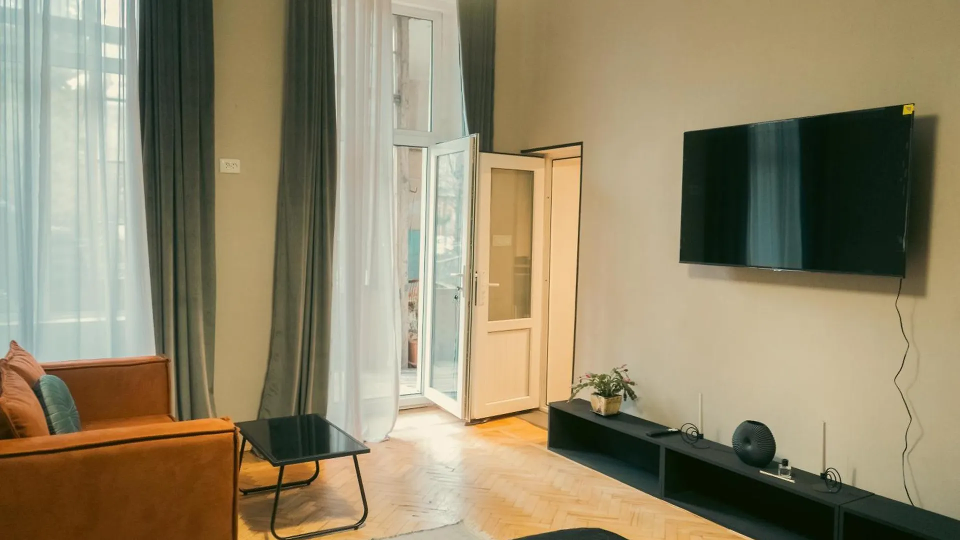 Апартаменты Old Town Cozy Studio Тбилиси